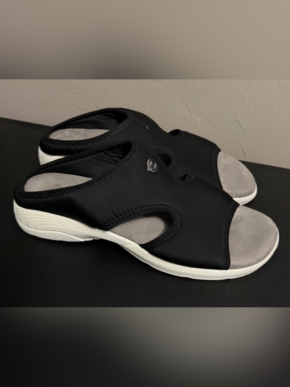 Easy Spirit Slide Sandals Sz 9